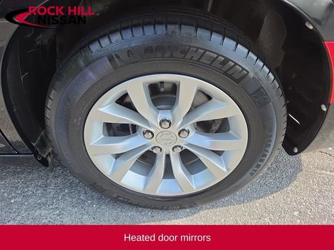 Used 2015 Chrysler 300 Limited RWD image 11