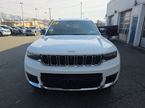 Used 2024 Jeep Grand Cherokee L Limited w/ Luxury Tech Group II image 11