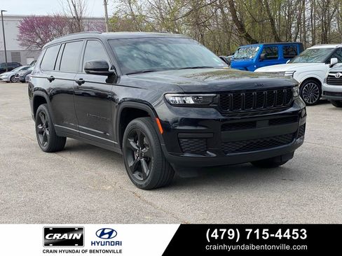 Used 2023 Jeep Grand Cherokee L Laredo image 1