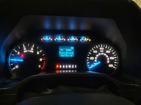 Used 2015 Ford F150 XLT AWD/4WD image 23