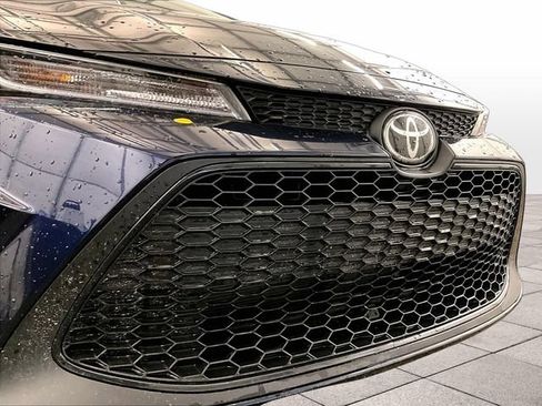 Used 2022 Toyota Corolla LE FWD image 29