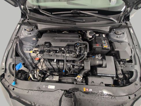Used 2024 Hyundai Elantra SEL w/ Convenience Package FWD image 8