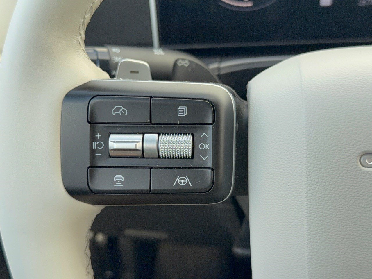 Used 2026 Hyundai Santa Fe SE FWD image 18
