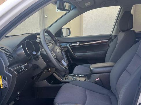 Used 2011 Kia Sorento LX w/ Convenience Pkg FWD image 20
