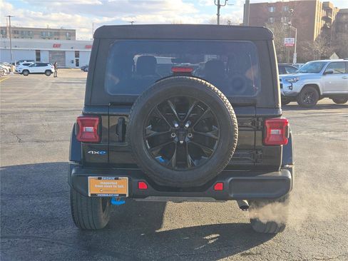 Used 2023 Jeep Wrangler Sahara image 15