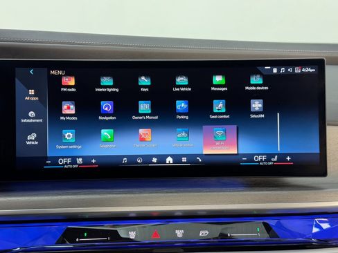 Used 2023 BMW i7 xDrive60 w/ Executive Package 2 image 28