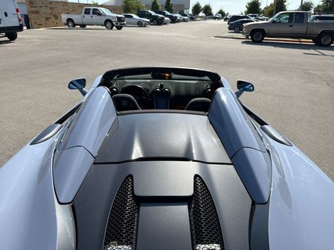 Used 2018 McLaren 570S Spider RWD image 37