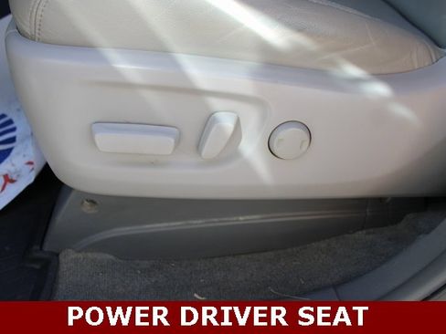 Used 2018 Toyota Sienna Limited image 14