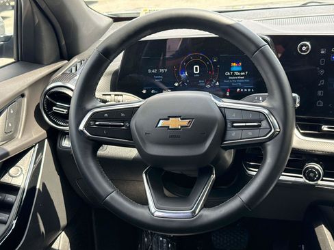 Used 2025 Chevrolet Equinox LT AWD/4WD image 14