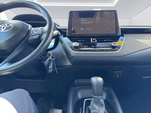 Used 2025 Toyota Corolla LE image 15