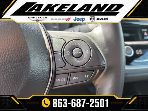 Used 2025 Toyota Corolla SE FWD image 27