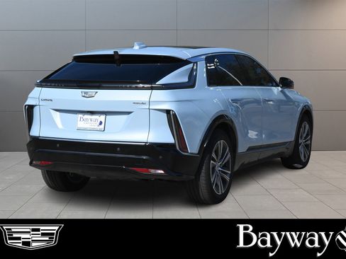 Used 2024 Cadillac Lyriq Luxury w/ LPO, Floor Liner Package image 5