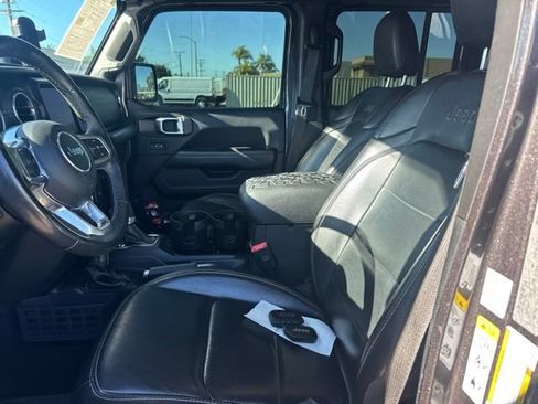 Used 2019 Jeep Wrangler Unlimited Sahara w/ Quick Order Package 24M Moab AWD/4WD image 8
