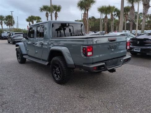 Used 2025 Jeep Gladiator Sport image 6