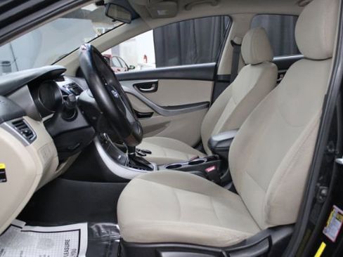 Used 2016 Hyundai Elantra SE image 10