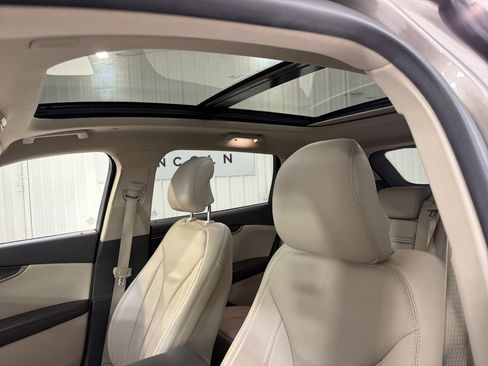 Used 2019 Lincoln Nautilus Reserve w/ Cargo Utility Package image 10