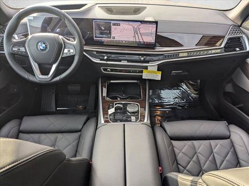 Used 2026 BMW X5 xDrive50e AWD/4WD image 16