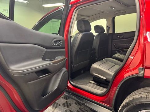 Used 2023 GMC Acadia Denali image 29