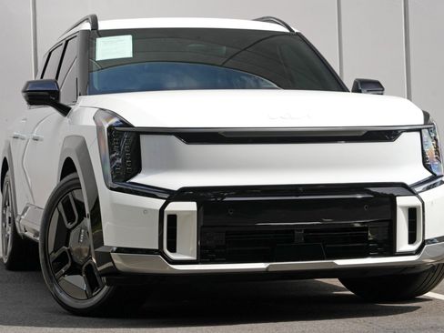 Used 2024 Kia EV9 GT-Line AWD/4WD image 4
