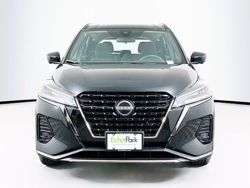 Used 2024 Nissan Kicks SR image 2