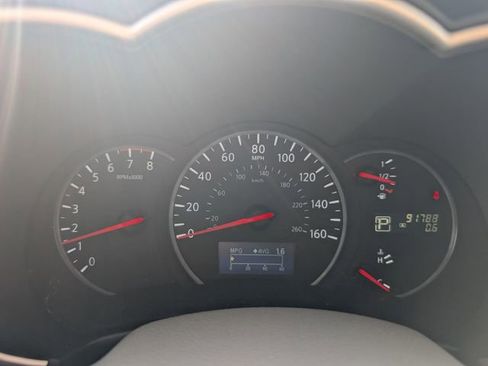 Used 2014 Nissan Quest SV image 11