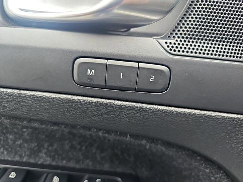 Used 2020 Volvo XC40 T4 R-Design w/ Protection Package image 12