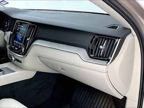 Certified 2025 Volvo S60 B5 Plus w/ Protection Package Premier image 21