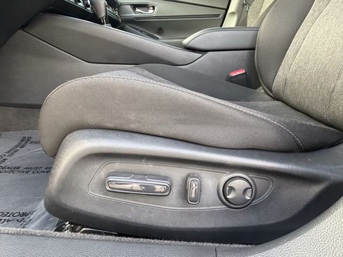 Certified 2025 Honda Accord SE image 15