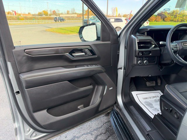 Used 2025 GMC Yukon XL Elevation w/ Technology Package AWD/4WD image 25