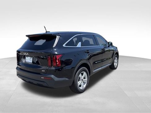 Certified 2023 Kia Sorento LX AWD/4WD image 7