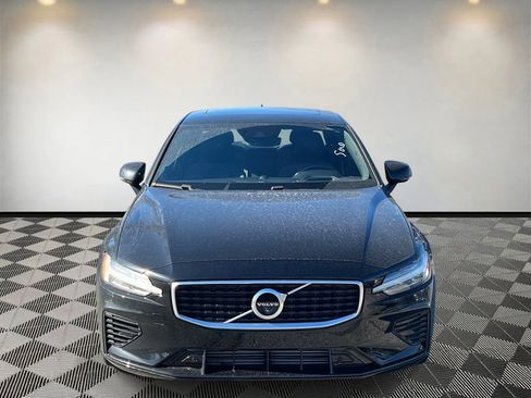 Used 2019 Volvo S60 T8 R-Design image 8