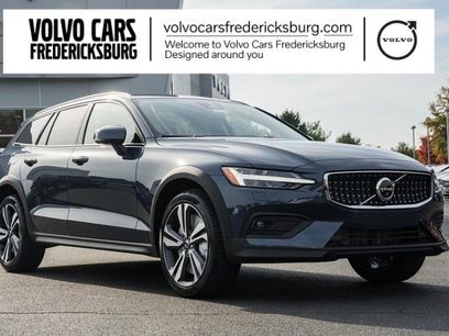 New 2026 Volvo V60 B5 Cross Country Plus w/ Protection Package Premier