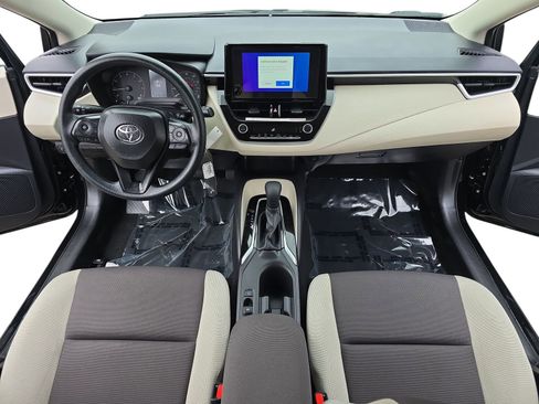 Used 2025 Toyota Corolla LE image 15