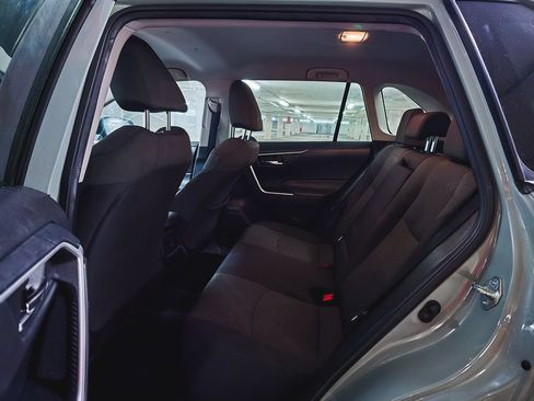 Used 2021 Toyota RAV4 XLE FWD image 20
