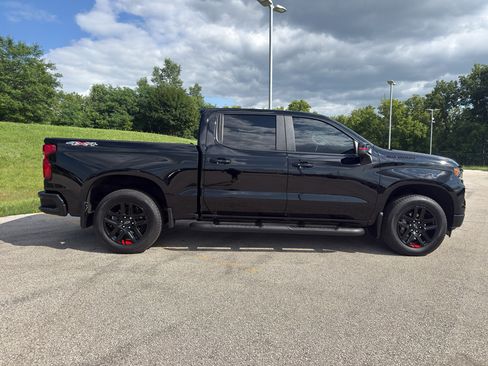 Used 2024 Chevrolet Silverado 1500 RST w/ Redline Edition AWD/4WD image 4