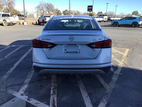 Used 2024 Nissan Altima 2.5 SV image 5