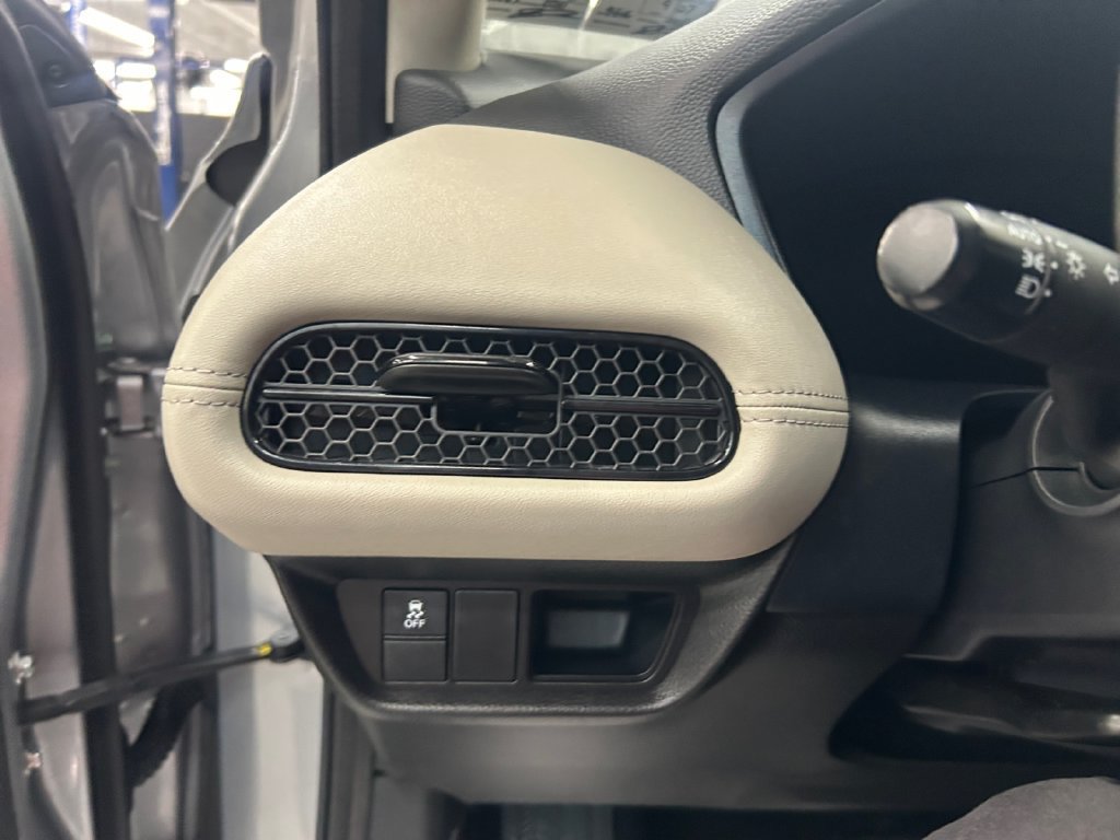 Certified 2024 Honda HR-V LX image 29