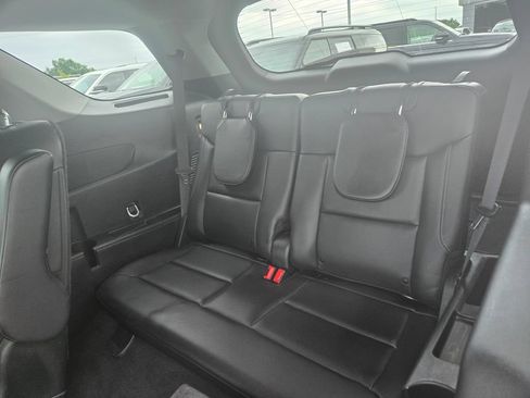 Used 2023 Ford Explorer XLT w/ Equipment Group 202A AWD/4WD image 9