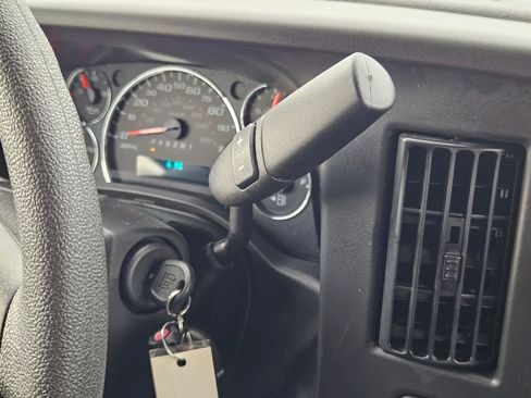 New 2025 Chevrolet Express 2500 Extended image 18