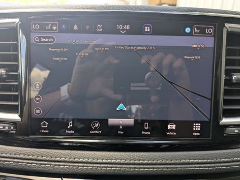 Used 2023 Chrysler Pacifica Limited FWD image 27