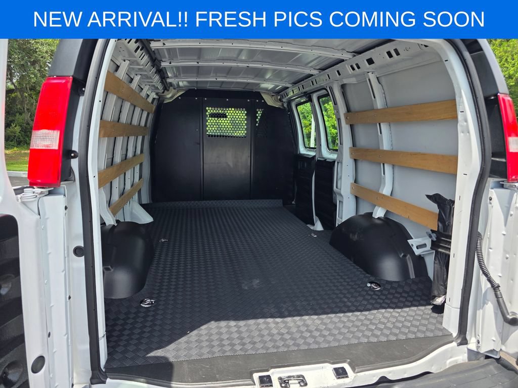Used 2025 Chevrolet Express 2500 w/ Driver Convenience Package RWD image 12