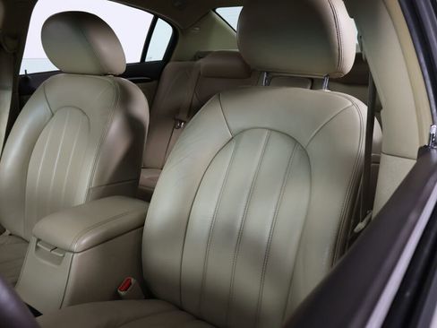 Used 2010 Buick Lucerne CXL image 11