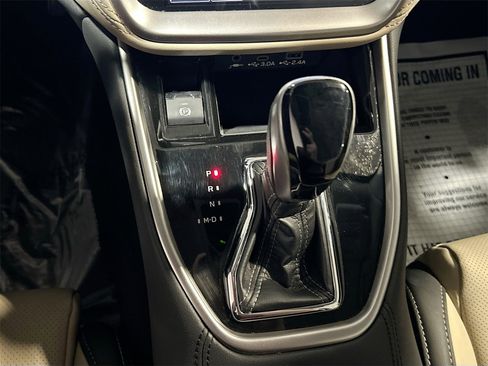 Used 2025 Subaru Outback Limited XT w/ Popular Package #2 image 17