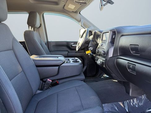 Used 2020 Chevrolet Silverado 2500 Custom w/ Custom Value Package image 15