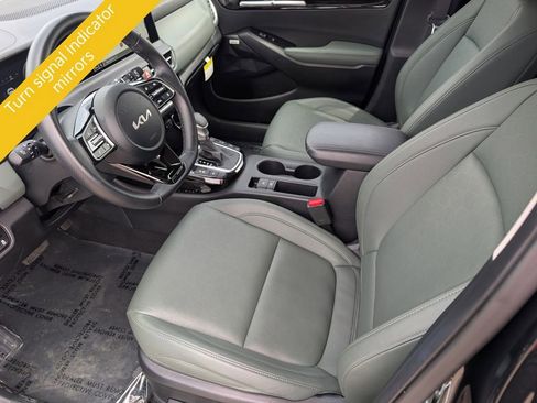 Certified 2025 Kia Seltos SX w/ SX Sunroof Package AWD/4WD image 15