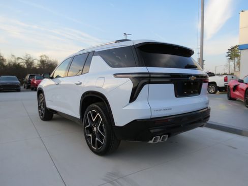New 2026 Chevrolet Traverse High Country FWD image 4