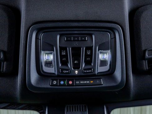 Used 2025 Chevrolet Silverado 2500 High Country w/ High Country Premium Package AWD/4WD image 29