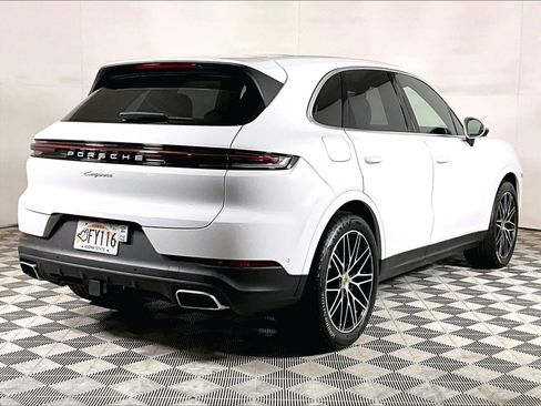 Certified 2024 Porsche Cayenne AWD/4WD image 9