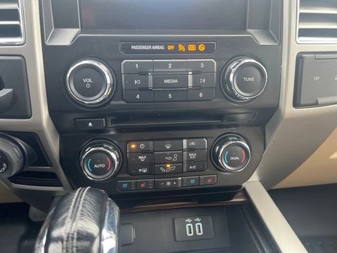 Used 2016 Ford F150 Lariat image 15