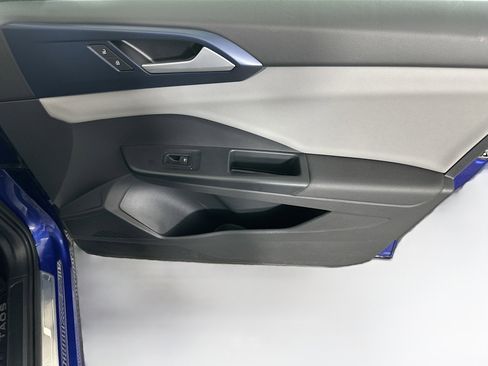 Used 2022 Volkswagen Taos SE image 31